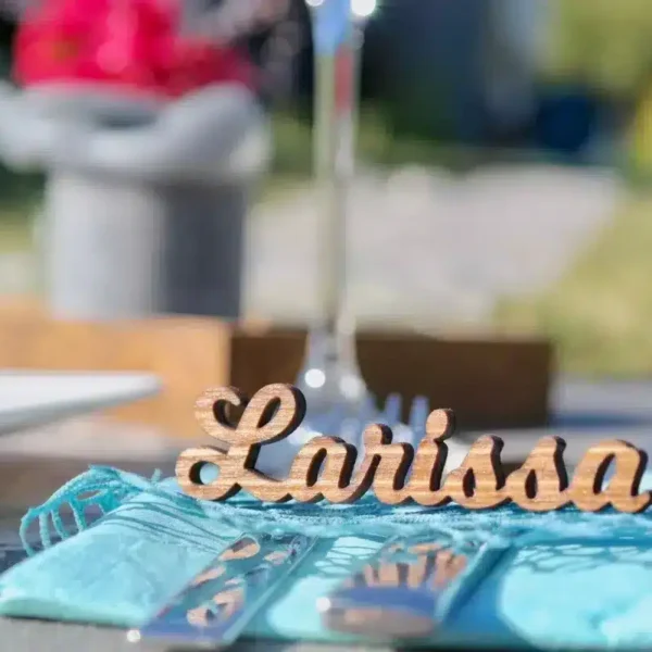 Tischkarten aus Holz – Platzkarten Namensschilder Hochzeit oder besondere Anlässe Tischkarten / Platzkarten für Geburtstage, Hochzeiten, Konfirmation & mehr Tischkarten aus Holz – Platzkarten Namensschilder Hochzeit oder besondere Anlässe