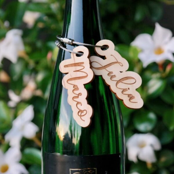 Hochzeitsdeko 5 naturbelassene Platzkarten als Schlüsselanhänger Namensschilder Tischkarten Hochzeit