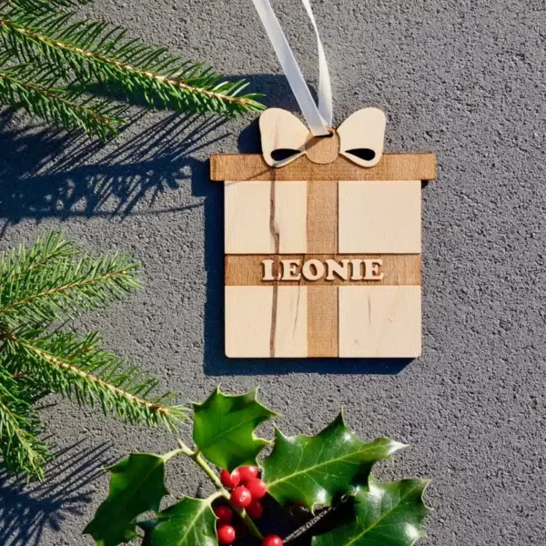 Weihnachten Weihnachtskugel mit Namen in Wunschfarbe– Geschenk – Christbaumkugel Christbaumschmuck Weihnachtsbaumkugel