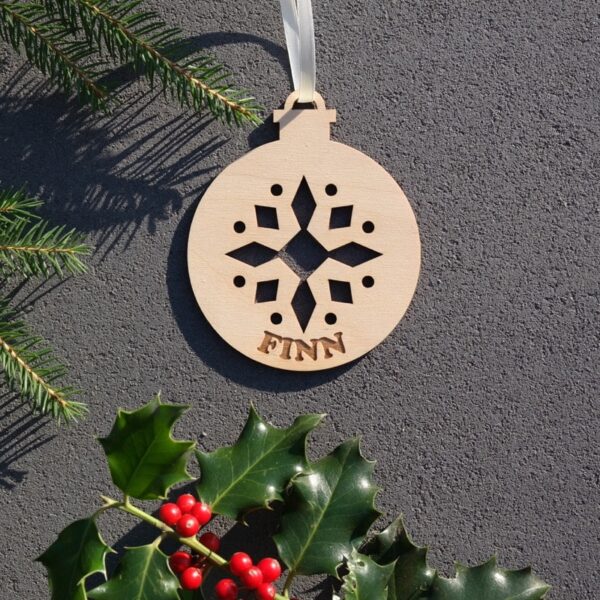 Weihnachten Weihnachtskugel mit Namen in Wunschfarbe– Ornament – Christbaumkugel Christbaumschmuck Weihnachtsbaumkugel