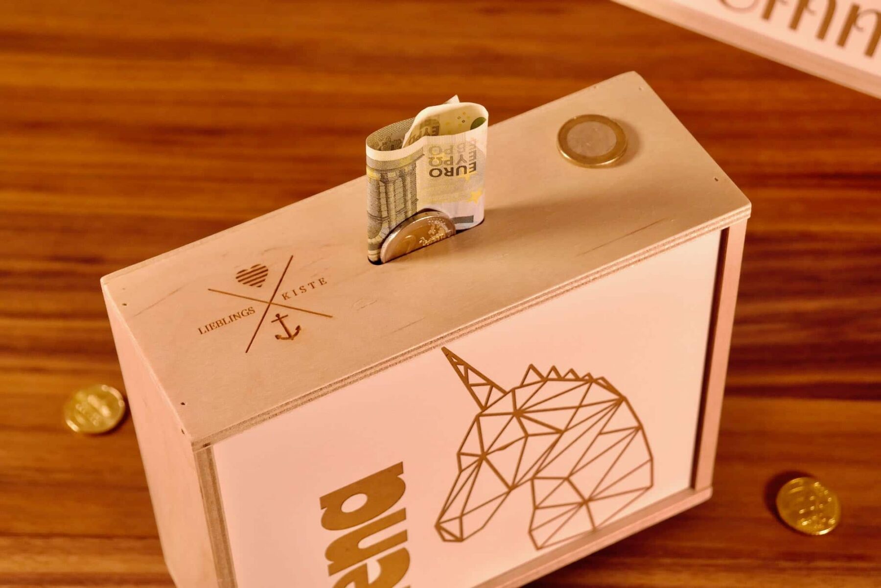 Spardosen für Kinder Lieblingskiste: Spardose mit Wunschname für Kinder Polygon-Design