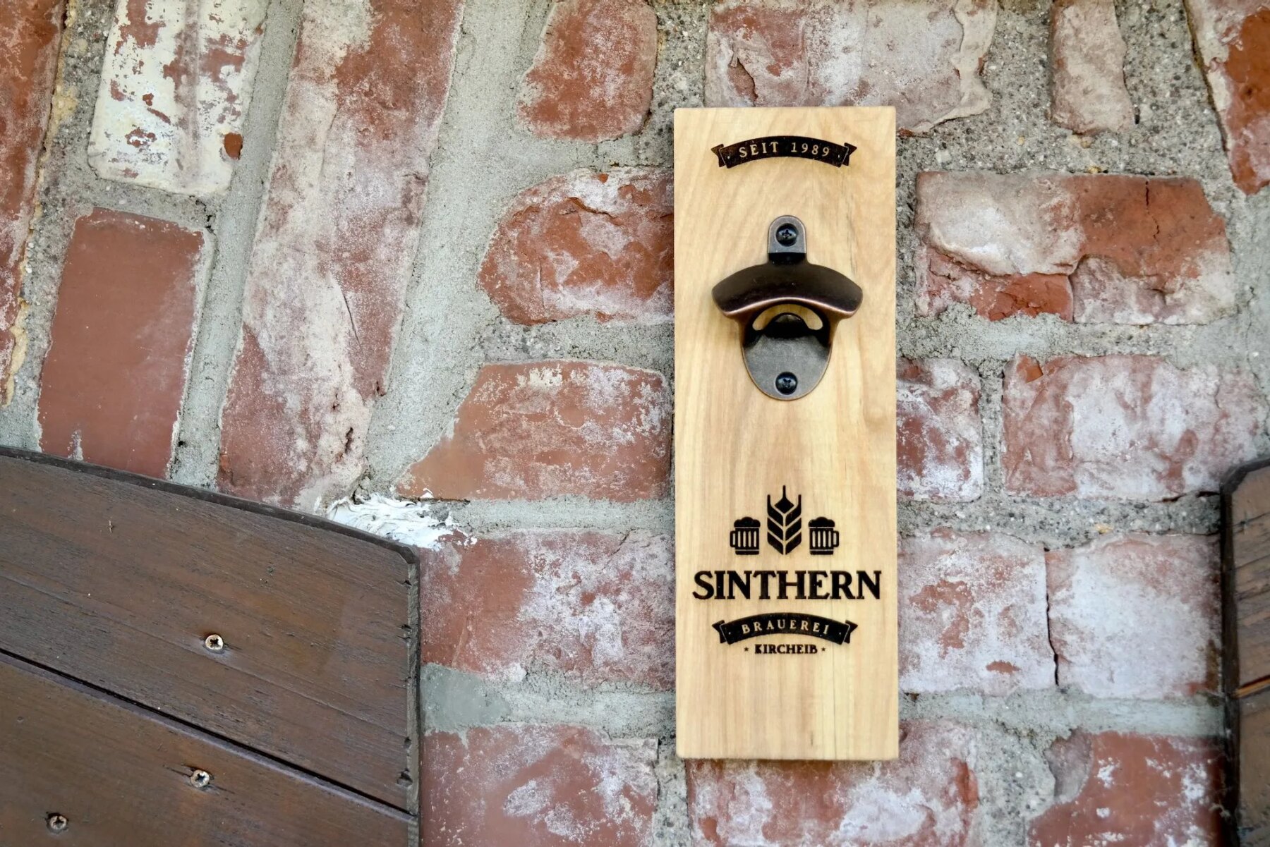 Wandflaschenöffner Holz