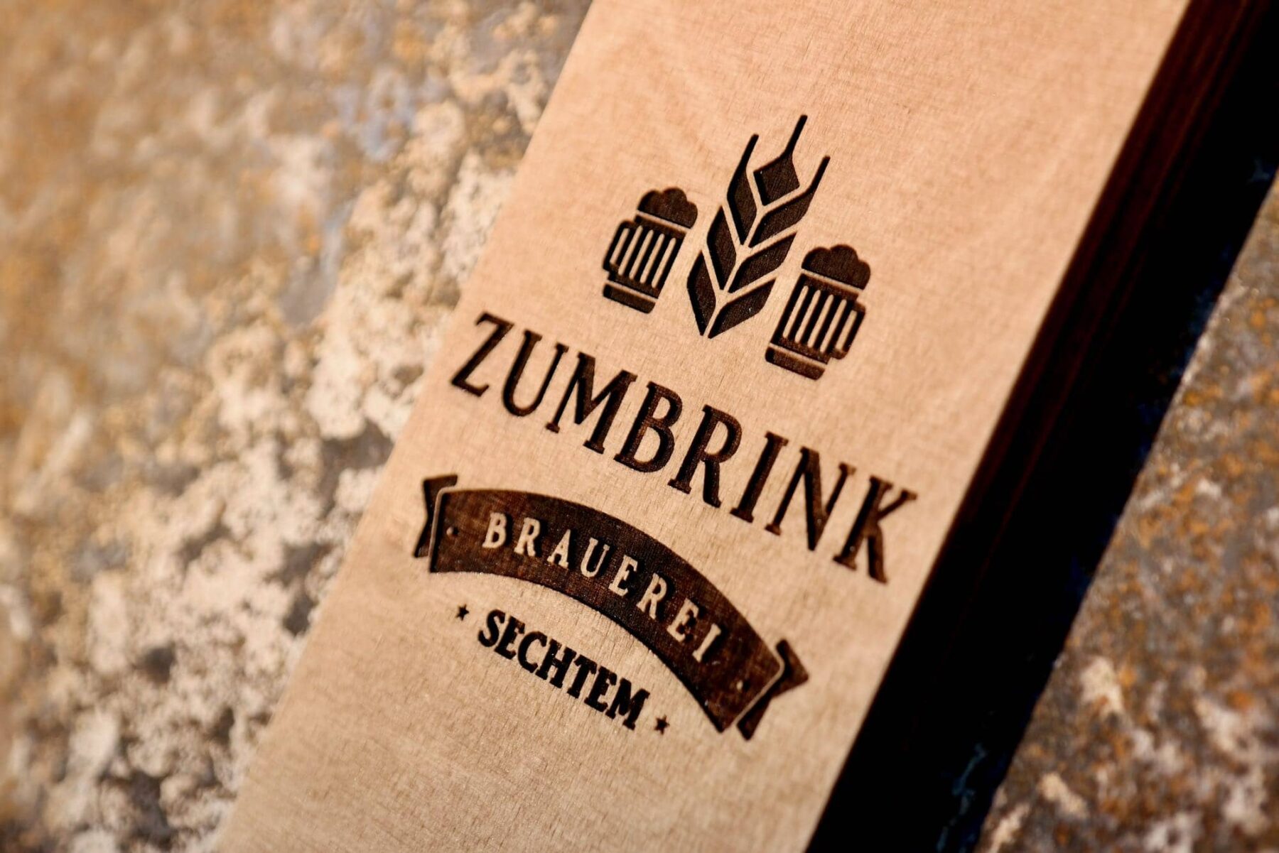 Wandflaschenöffner Holz Personalisiert