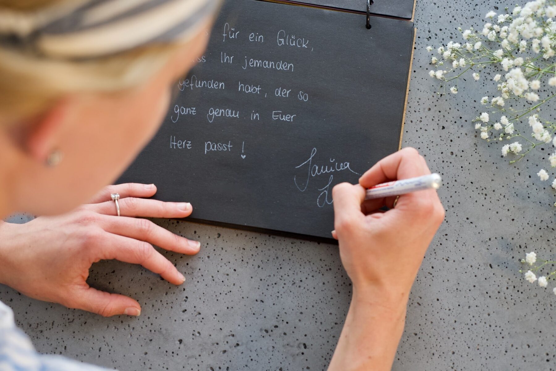 Glaube Edles Erinnerungsbuch / Gästebuch aus Holz zur Konfirmation, Kommunion, Taufe