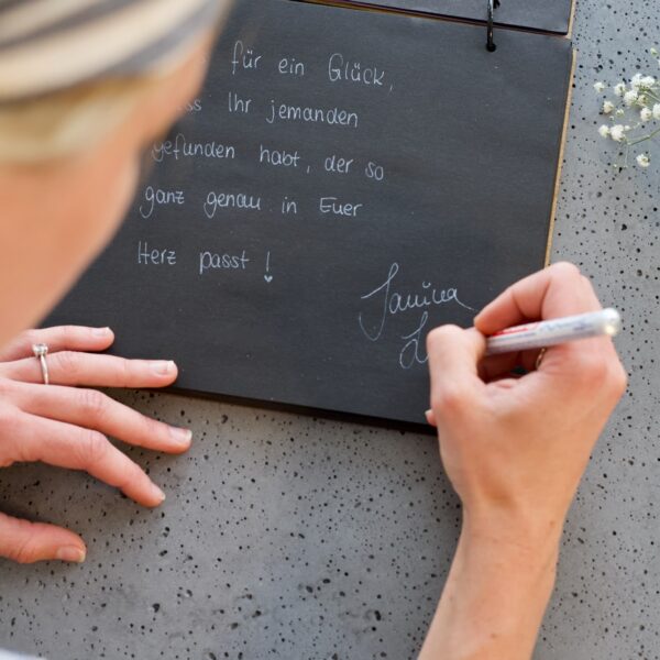 Erinnerungsbücher Edles Erinnerungsbuch / Gästebuch aus Holz zur Hochzeit, Geburt, Geburtstag, Weihnachten