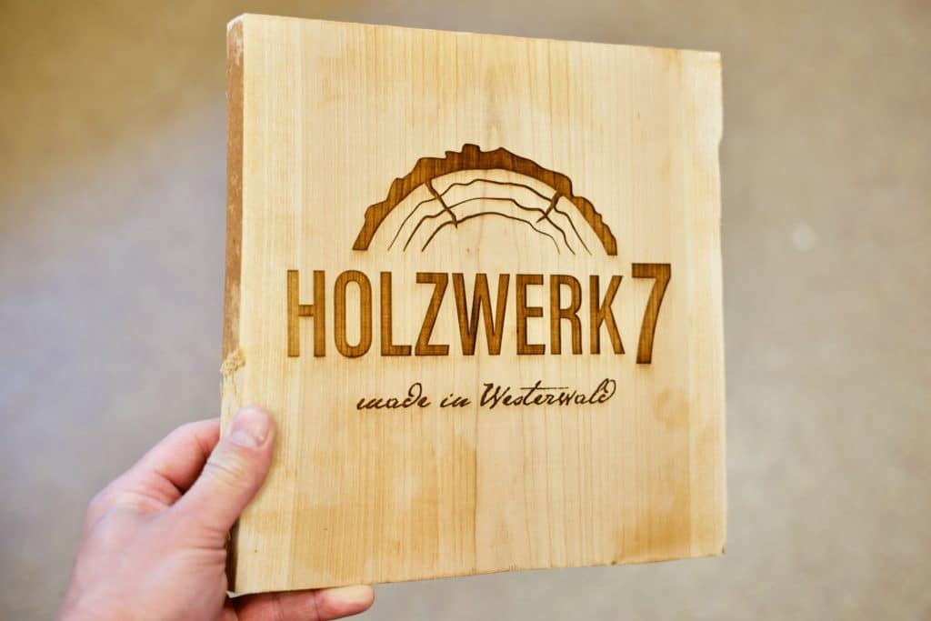 Spezialanfertigung Edles Erinnerungsbuch mit eigenem Motiv / Gästebuch / Fotobuch aus Holz mit eigner Logo-Gravur