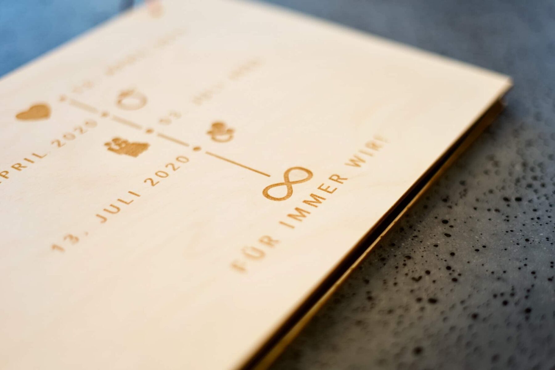 Gästebücher Edles Erinnerungsbuch / Gästebuch aus Holz zur Hochzeit, Geburt, Geburtstag, Weihnachten