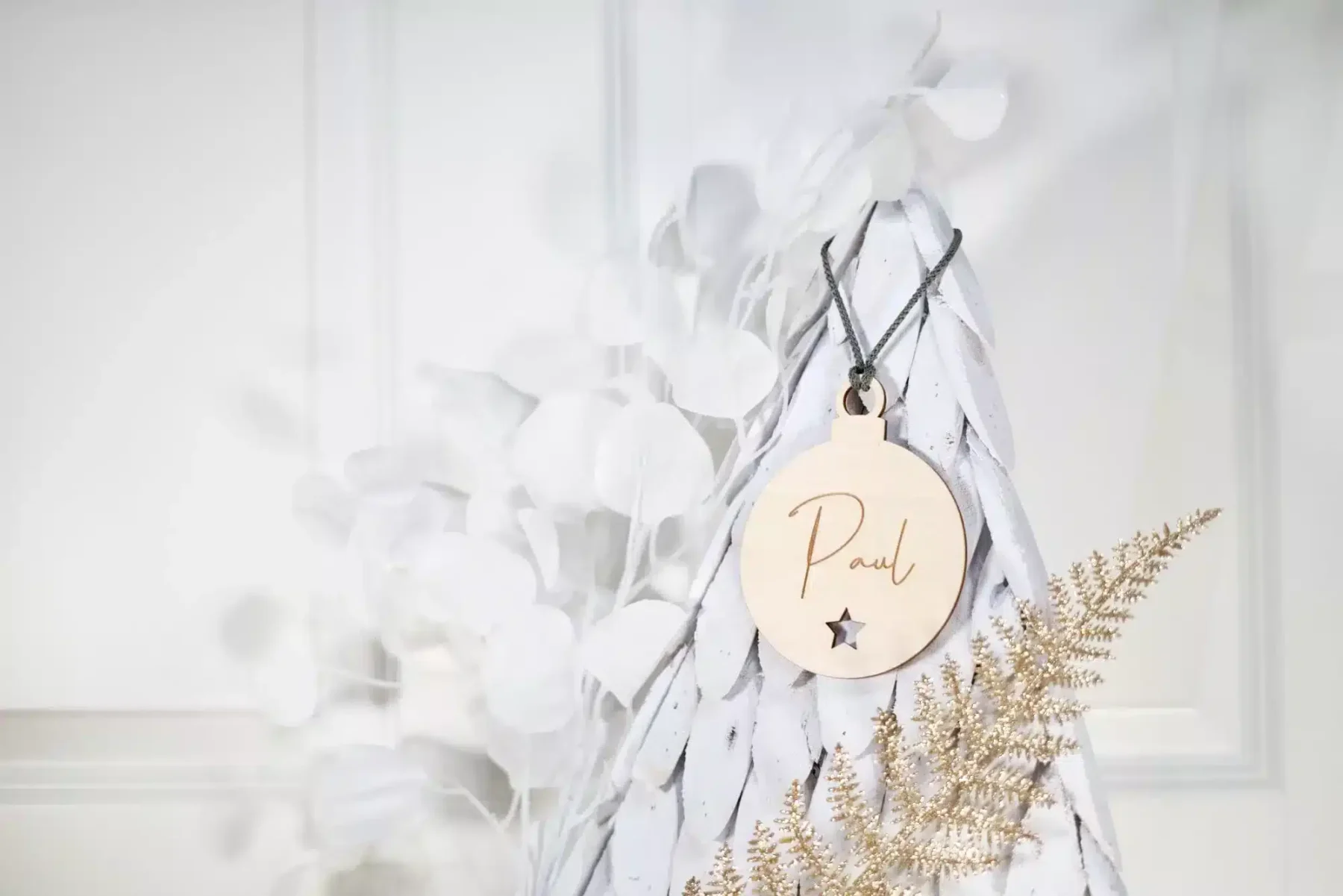 Weihnachten Weihnachtskugel Stern mit Namen in Wunschfarbe – Christbaumkugel Christbaumschmuck Weihnachtsbaumkugel mit Makramee-Band