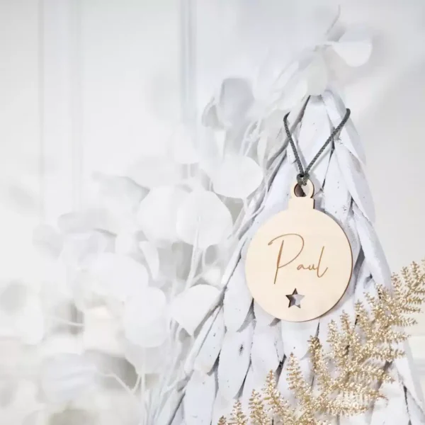 Weihnachten Weihnachtskugel Stern mit Namen in Wunschfarbe – Christbaumkugel Christbaumschmuck Weihnachtsbaumkugel mit Makramee-Band