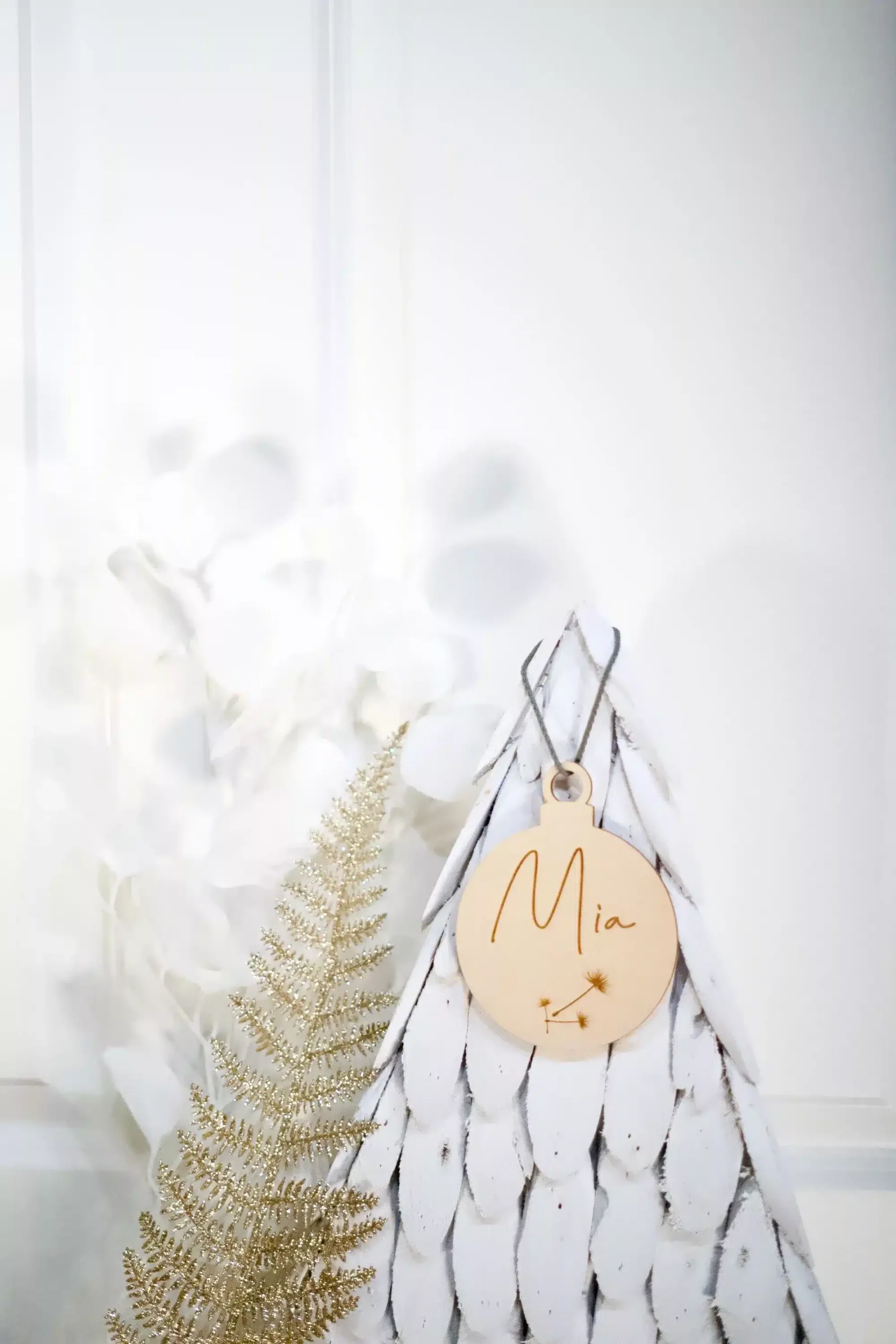 Weihnachten Weihnachtskugel Pusteblume mit Namen in Wunschfarbe – Christbaumkugel Christbaumschmuck Weihnachtsbaumkugel mit Makramee-Band