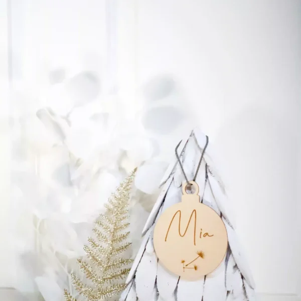 Weihnachten Weihnachtskugel Pusteblume mit Namen in Wunschfarbe – Christbaumkugel Christbaumschmuck Weihnachtsbaumkugel mit Makramee-Band