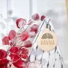 Weihnachten Weihnachtskugel Regenbogen mit Namen in Wunschfarbe – Christbaumkugel Christbaumschmuck Weihnachtsbaumkugel mit Makramee-Band