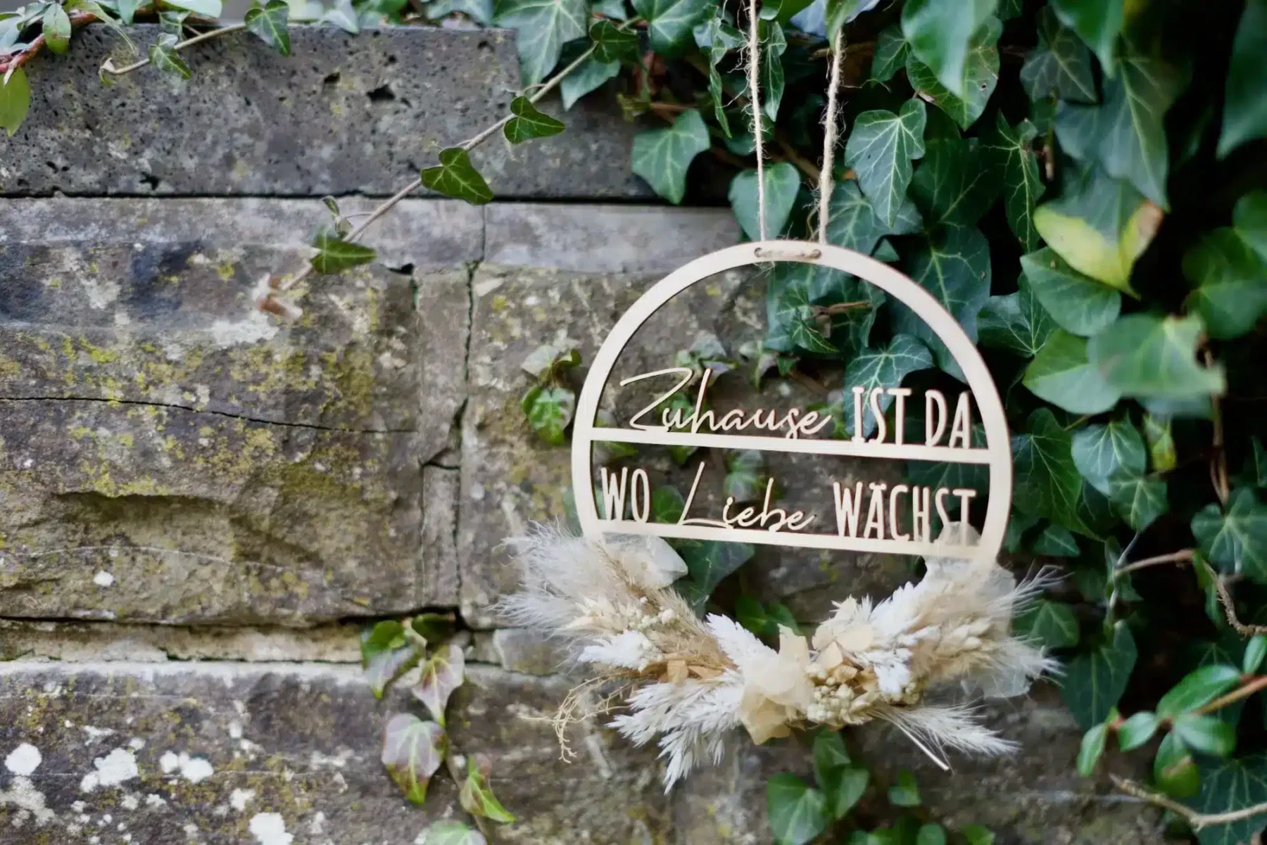 Dekoration Flower Hoop –  Zuhause ist da wo die Liebe wächst – Trockenblumenring  – Wandkranz – Trockenblumen