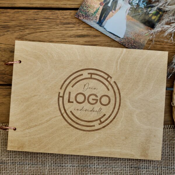 Gästebücher Edles Erinnerungsbuch mit eigenem Motiv / Gästebuch / Fotobuch aus Holz mit eigner Logo-Gravur