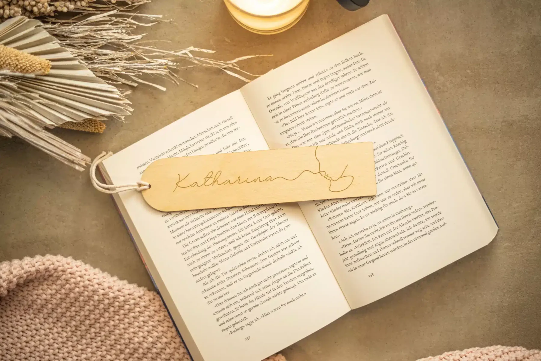 Lesezeichen Holz Personalisiertes Lesezeichen aus Holz mit Name im Single Line Design