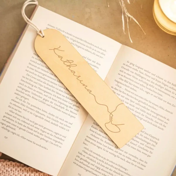 Lesezeichen Holz Personalisiertes Lesezeichen aus Holz mit Name im Single Line Design
