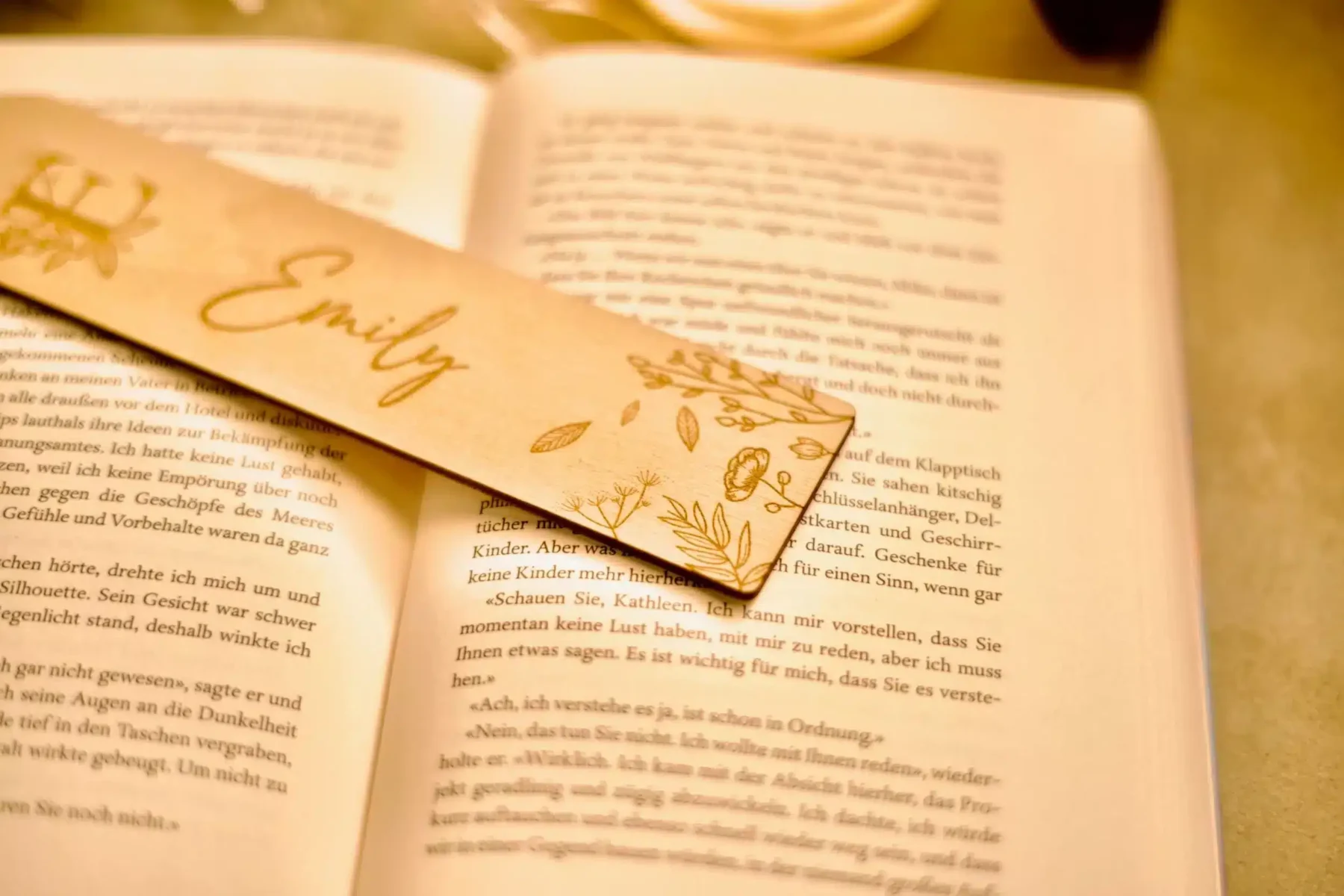 Lesezeichen Holz Personalisiertes Lesezeichen aus Holz mit Name im floralen Design