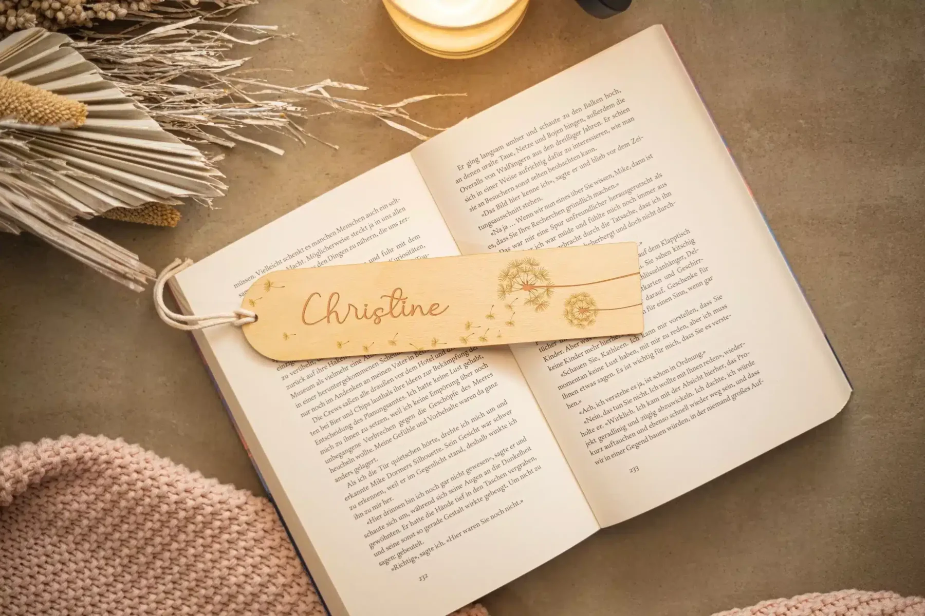 Personalisiertes Lesezeichen “Pusteblume” aus Holz mit Name Lesezeichen Holz Personalisiertes Lesezeichen “Pusteblume” aus Holz mit Name