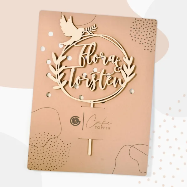 Cake Topper Grapefruit® personalisierter Cake Topper aus Holz mit individuellen Wunschnamen  Name, Geschenkidee, Vorname, Kuchendeko, Topper Kuchen, individuell (Hochzeit – Taube/Eukalyptus)