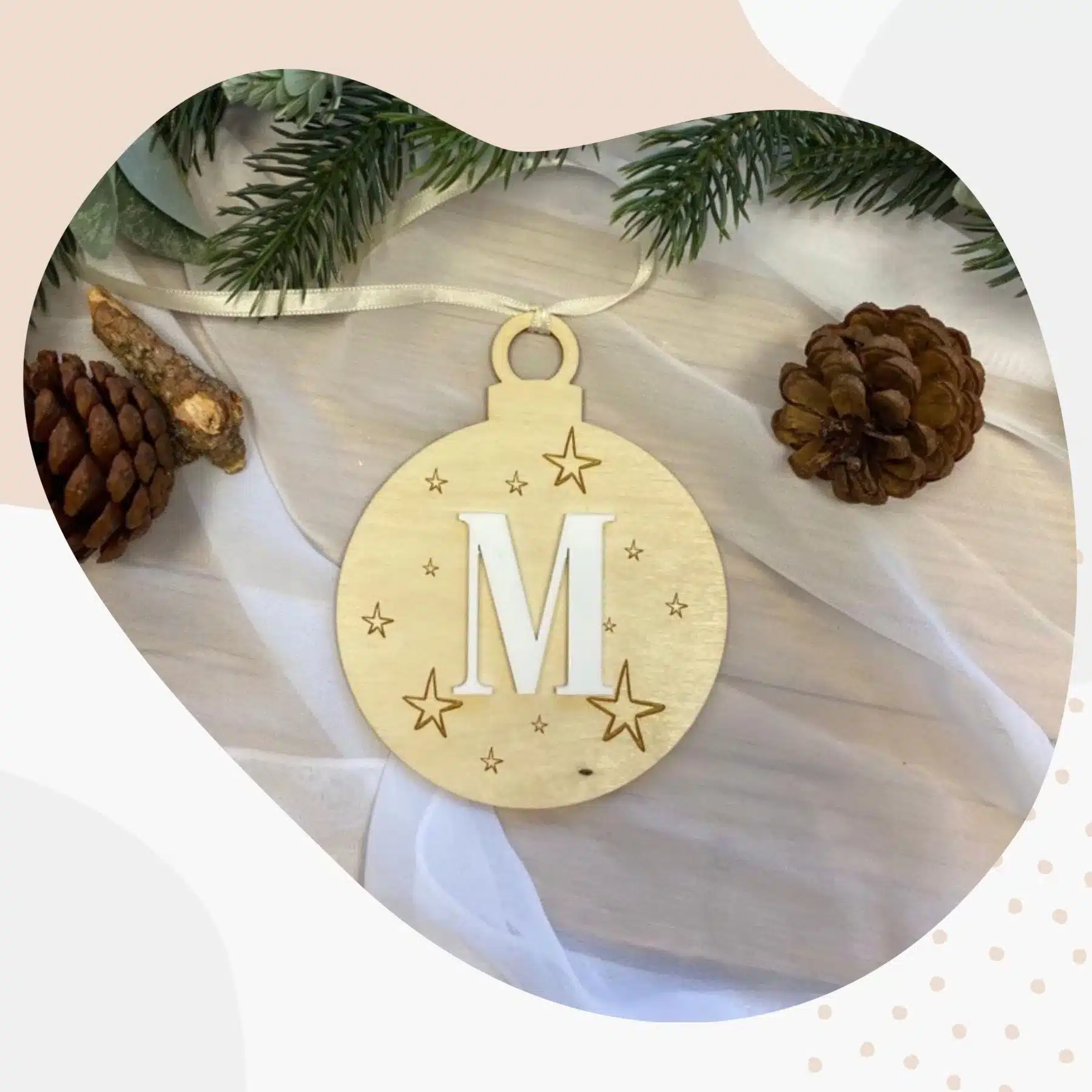 Feiertage Personalisierte 3D-Weihnachtskugel aus Holz mit Acryl – Weihnachtsschmuck – Christbaumschmuck – Weihnachtsanhänger