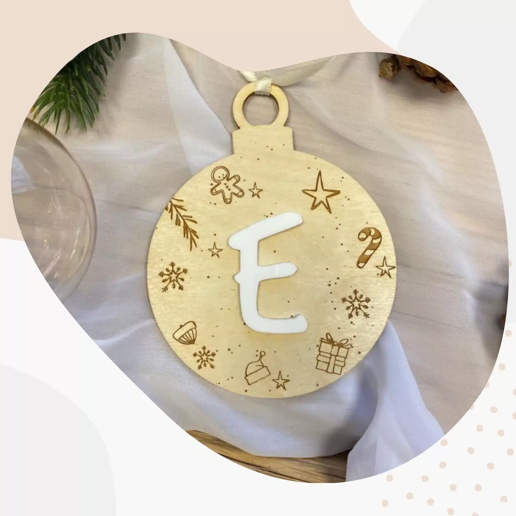 Feiertage Personalisierte 3D-Weihnachtskugel aus Holz mit Acryl – Weihnachtsschmuck – Christbaumschmuck – Weihnachtsanhänger