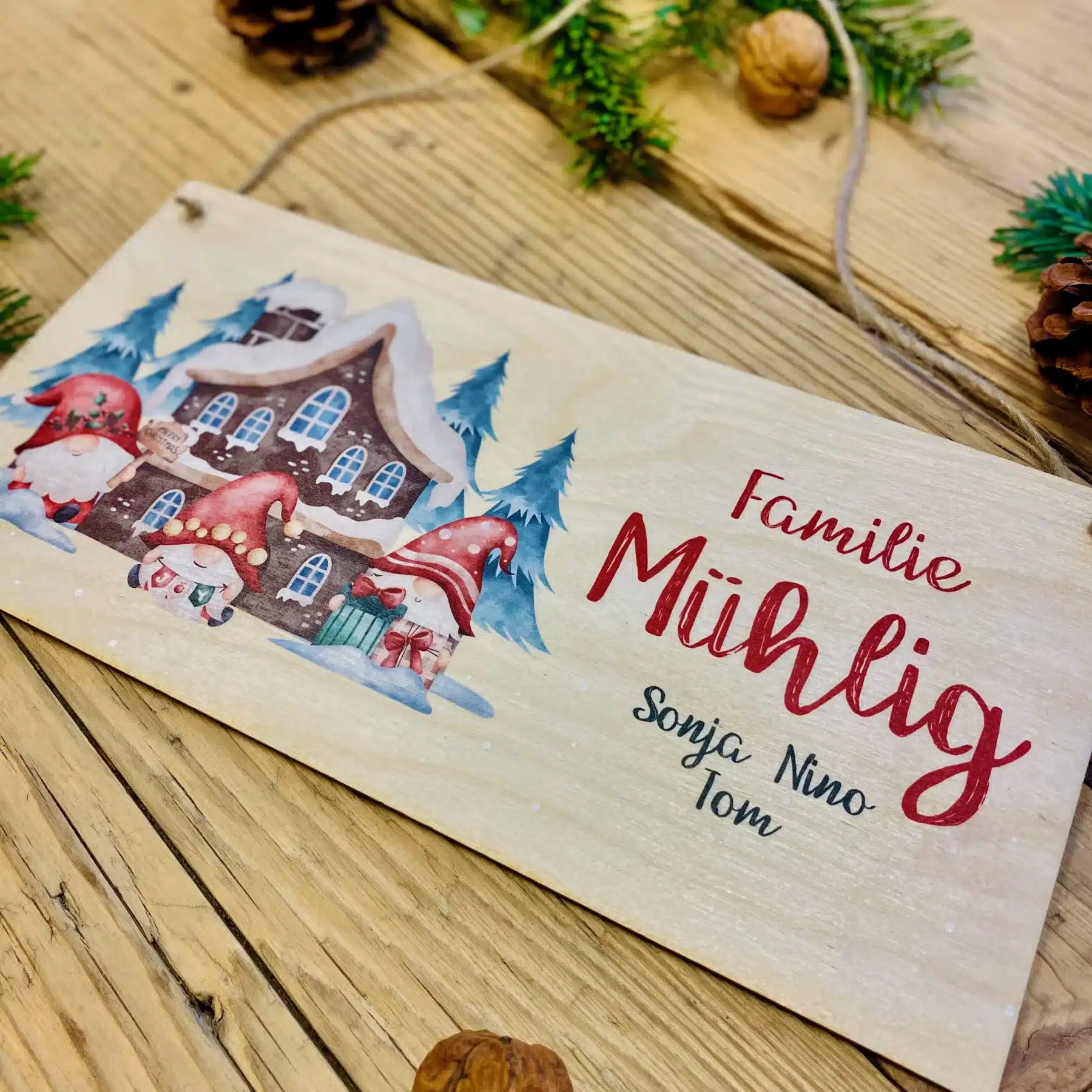 Personalisiertes Türschild aus Holz, Weihnachtsdekoration, Türschild mit Wichteln, personalisiertes Namensschild, Weihnachtsschmuck Tür Weihnachten Personalisiertes Türschild aus Holz, Weihnachtsdekoration, Türschild mit Wichteln, personalisiertes Namensschild, Weihnachtsschmuck Tür